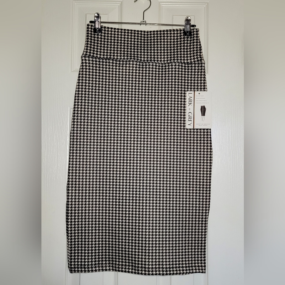 LARK+GREY▪︎ Houndstooth print Body Slimming Pull-on Midi Skirt• Beige/Black, Med